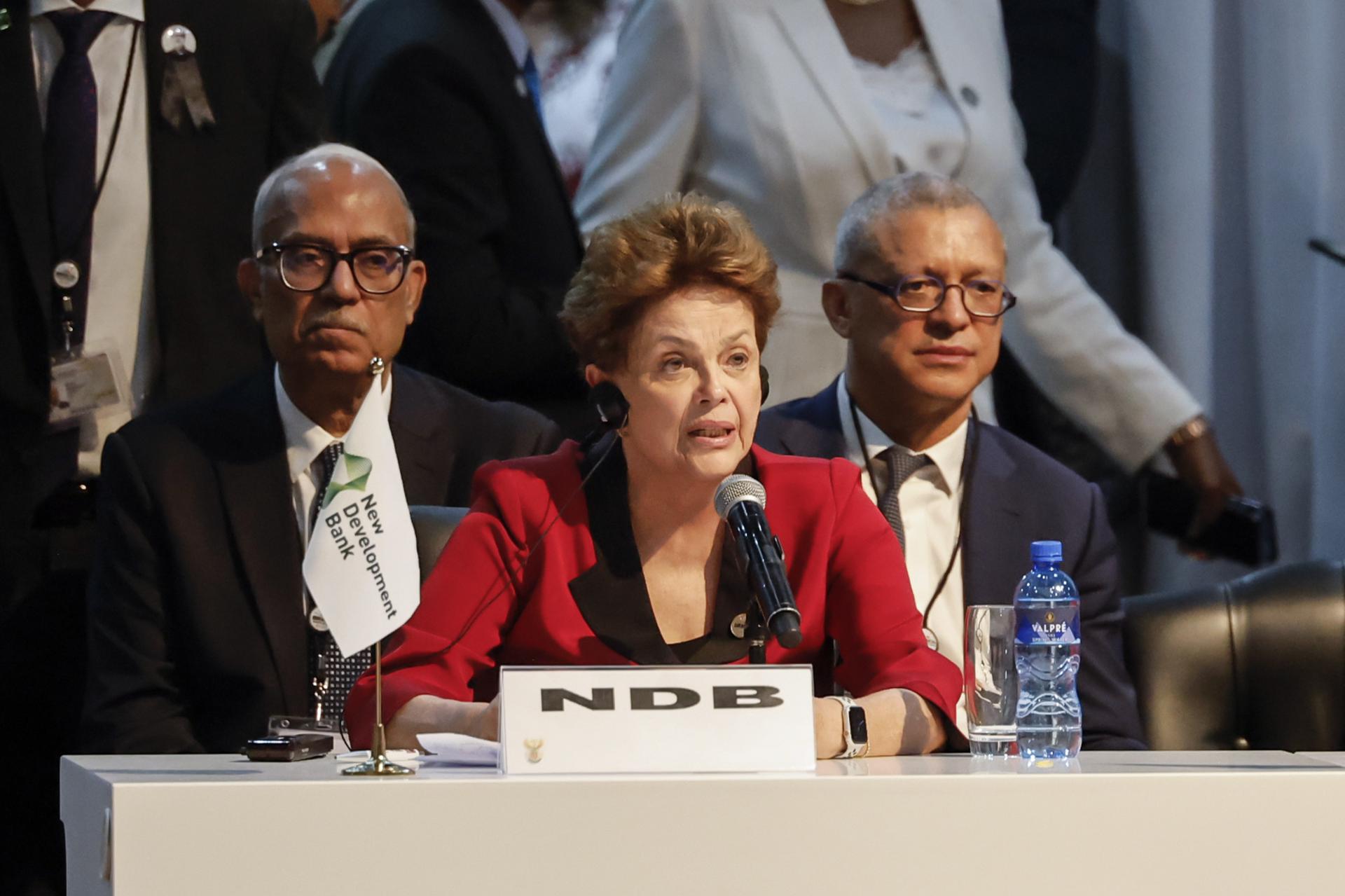 Dilma se reúne com chefe do BC do Irã e negocia entrada do país no banco do Brics