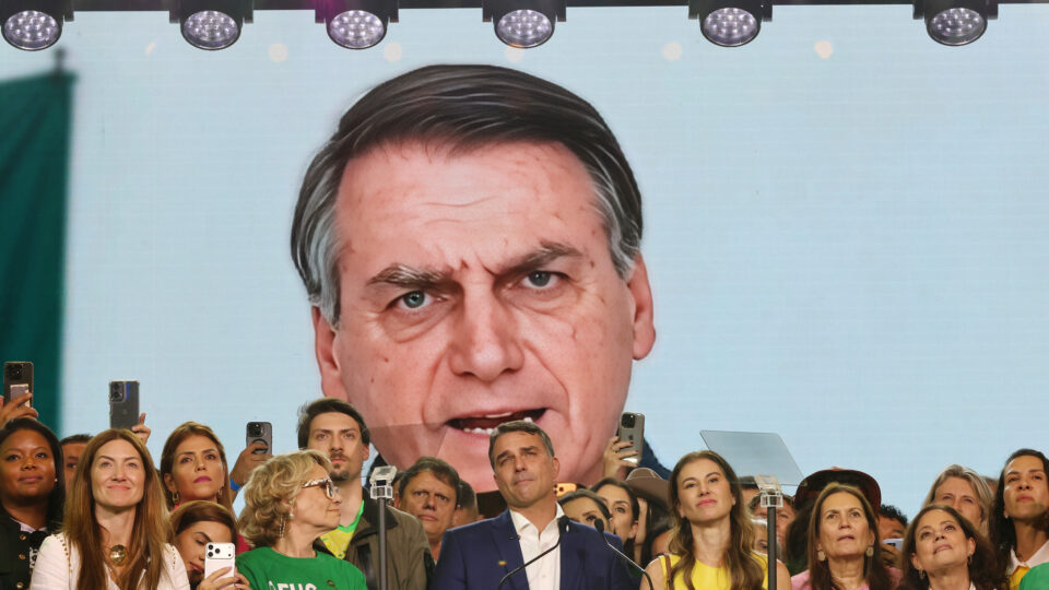 Federação do PT contesta uso de deepfake de Bolsonaro na campanha de Flávio
