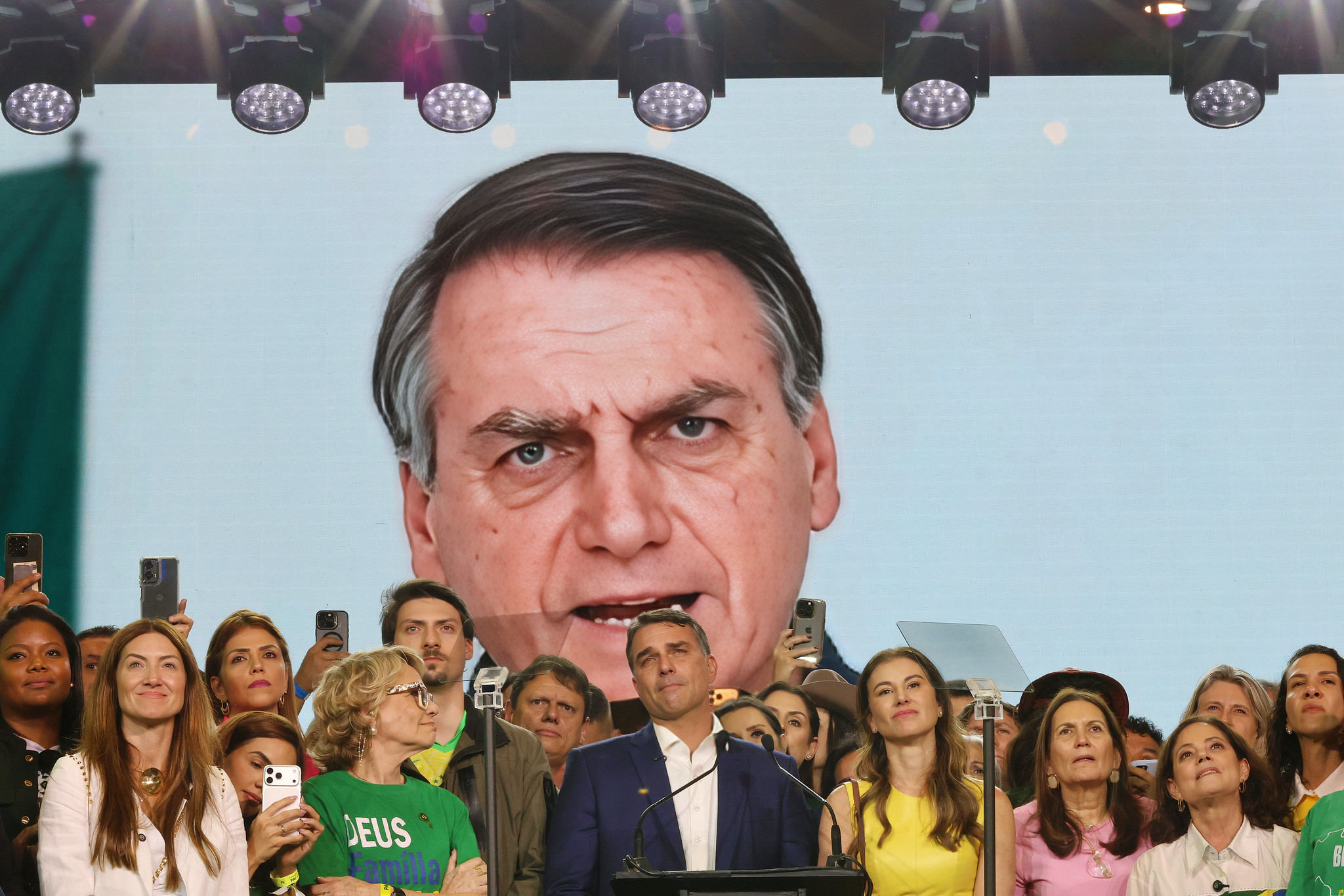 Federação do PT contesta uso de deepfake de Bolsonaro na campanha de Flávio