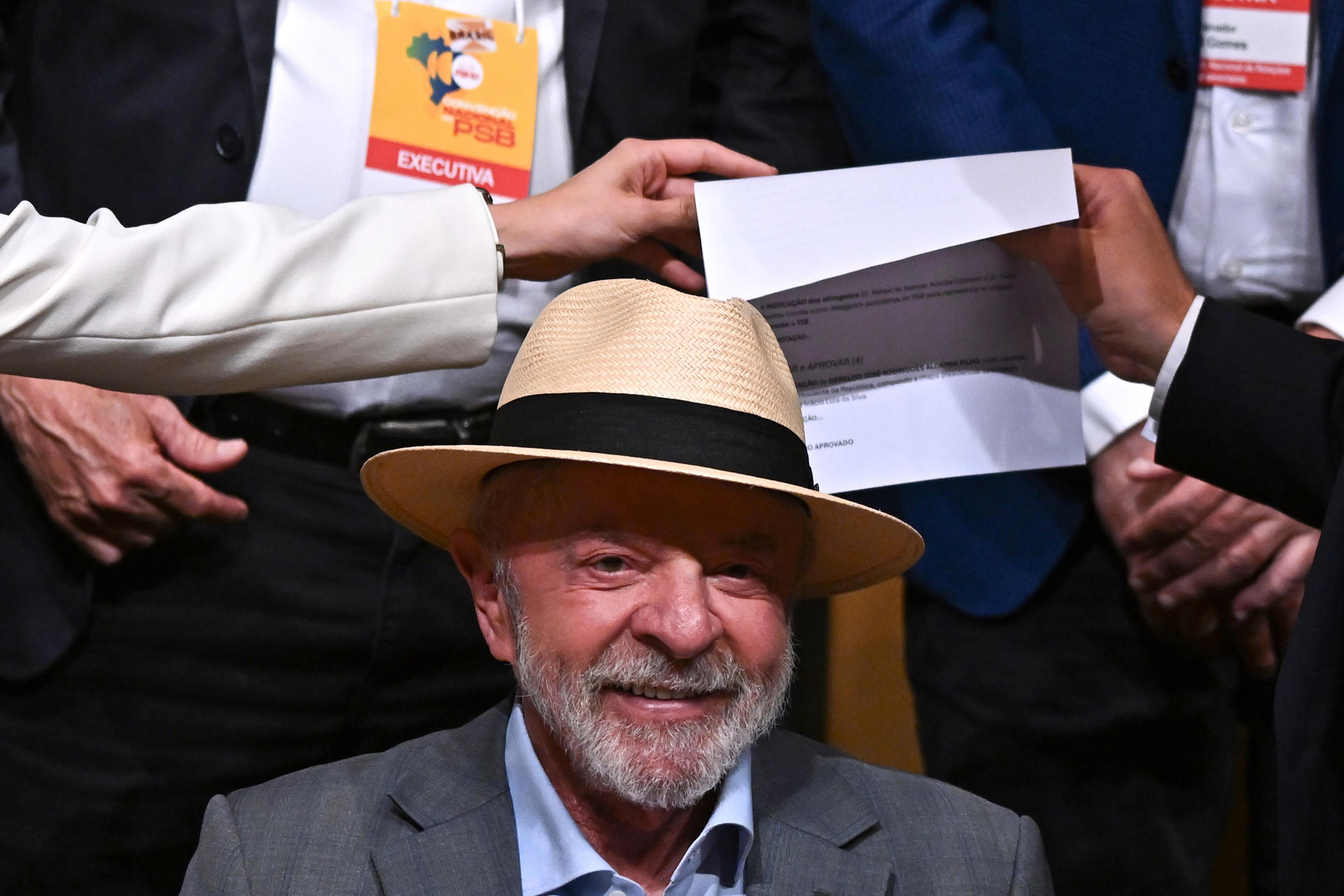 Lula regulamenta mercado livre de energia, mas quem entrar perde tarifa social