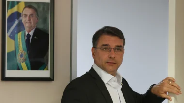 Plano de Flávio Bolsonaro maioridade penal