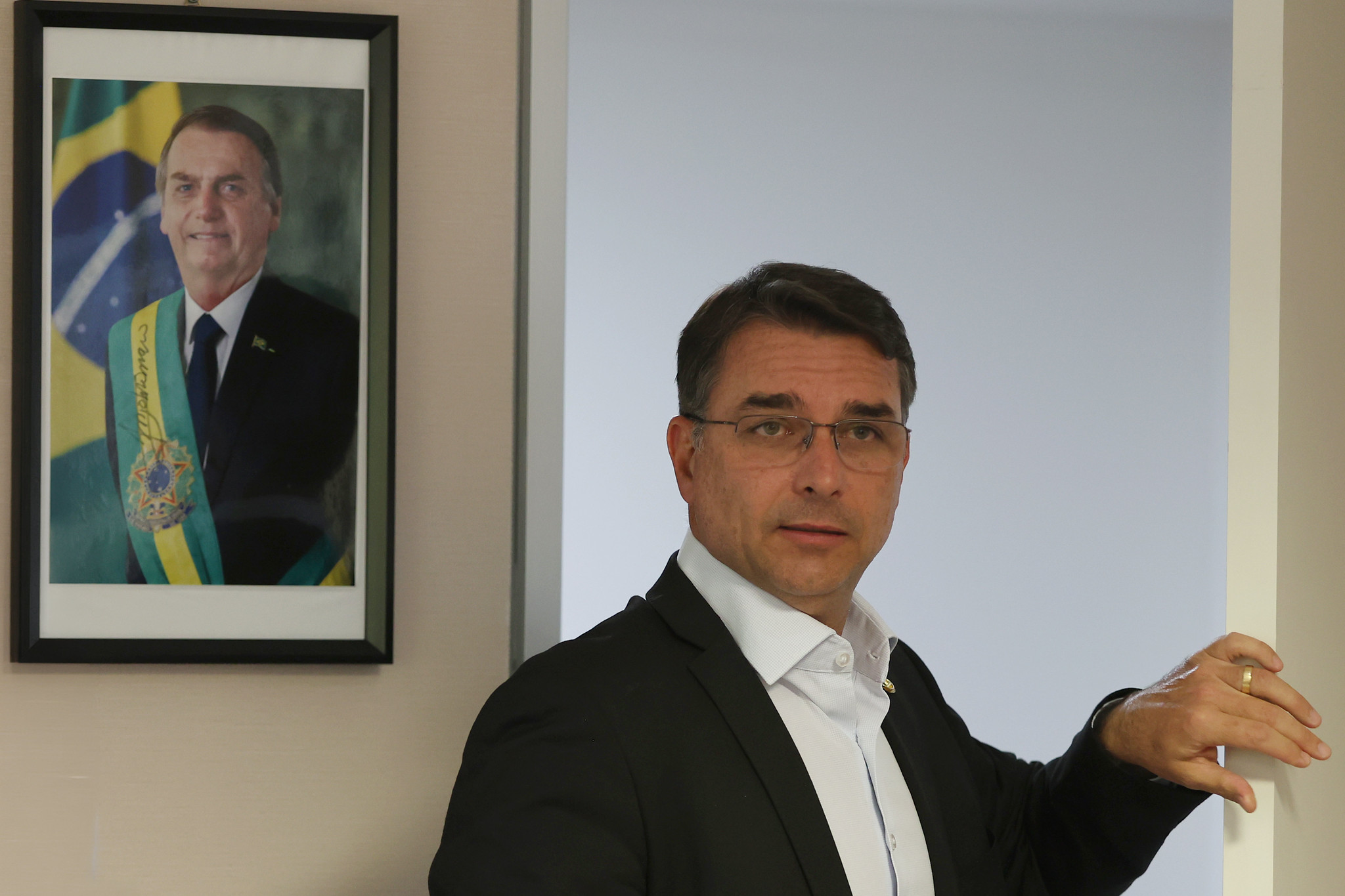 Flávio propõe reduzir maioridade penal e fim da progressão para crimes hediondos
