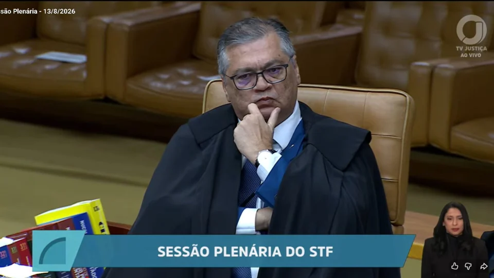 Flávio Dino logo após pronunciamento de Edson Fachin indicando deliberação colegiada sobre decisões de Alexandre de Moraes
