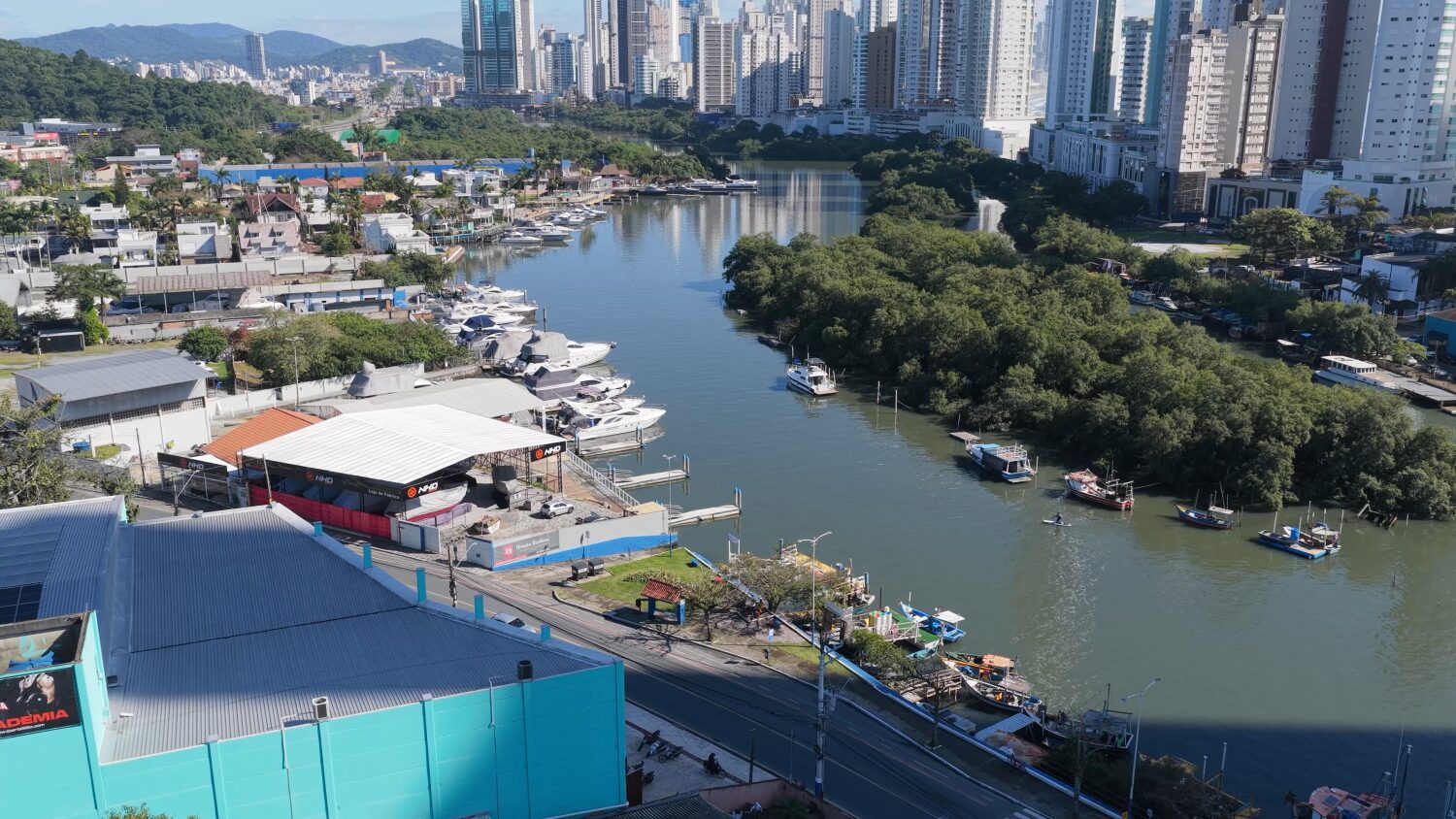 Balneário Camboriú quer ponte entre bairros para desafogar gargalo histórico do trânsito