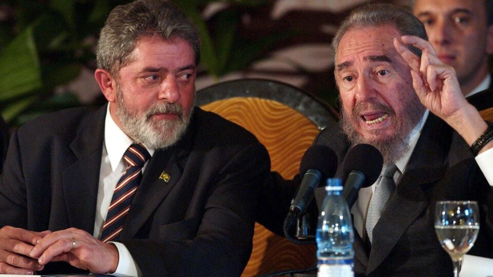Em homenagem aos 100 anos do ditador, Lindbergh posta foto de Fidel com Lula