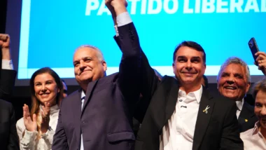Flávio Bolsonaro Alfredo Gaspar INSS
