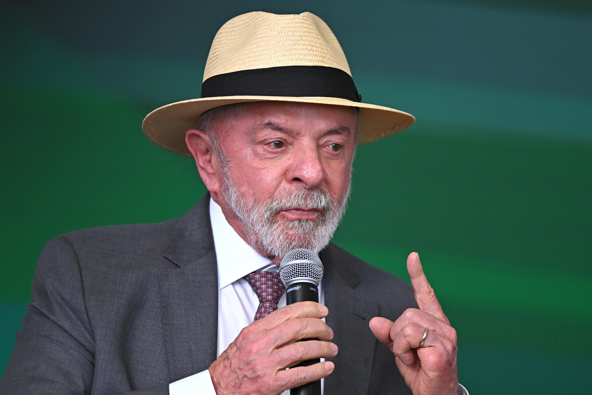 Governo Lula inicia processo de reciprocidade contra tarifaço dos EUA