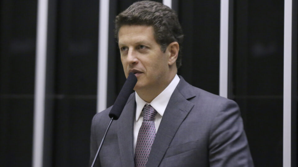 Justiça eleitoral manda Meta remover vídeo contra André do Prado de perfil pró-Salles