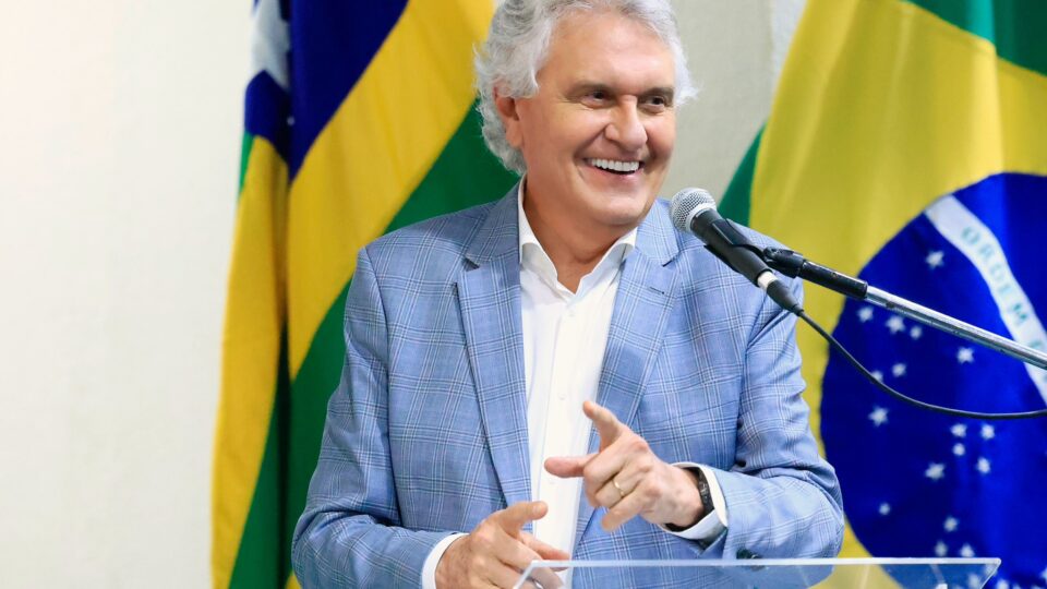 Caiado apresenta propostas e entrega boletos de R$ 20 mil a empresários em São Paulo