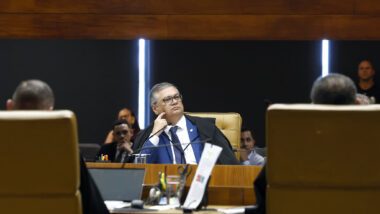 Ministro pediu vista meia hora depois de voto de Zanin em favor da União.