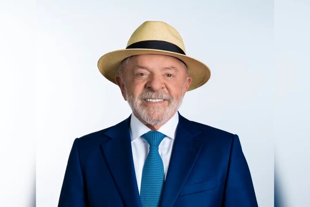 Lula de chapéu na urna: regra do TSE gera dúvida sobre foto de candidato