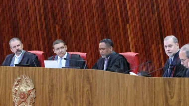Sessão do TSE em 13 de agosto: boa parte das democracias adota um modelo diferente.