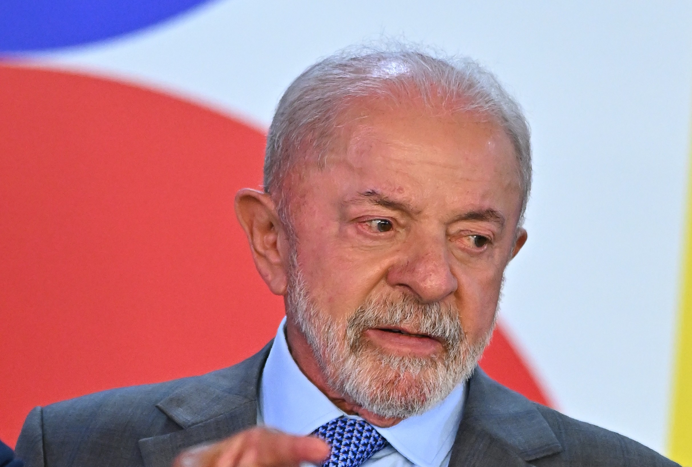 Governo Lula é desaprovado por 48% e aprovado por 46%, diz Quaest