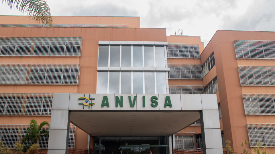 Anvisa apreende suplemento emagrecedor com antidepressivo e diurético