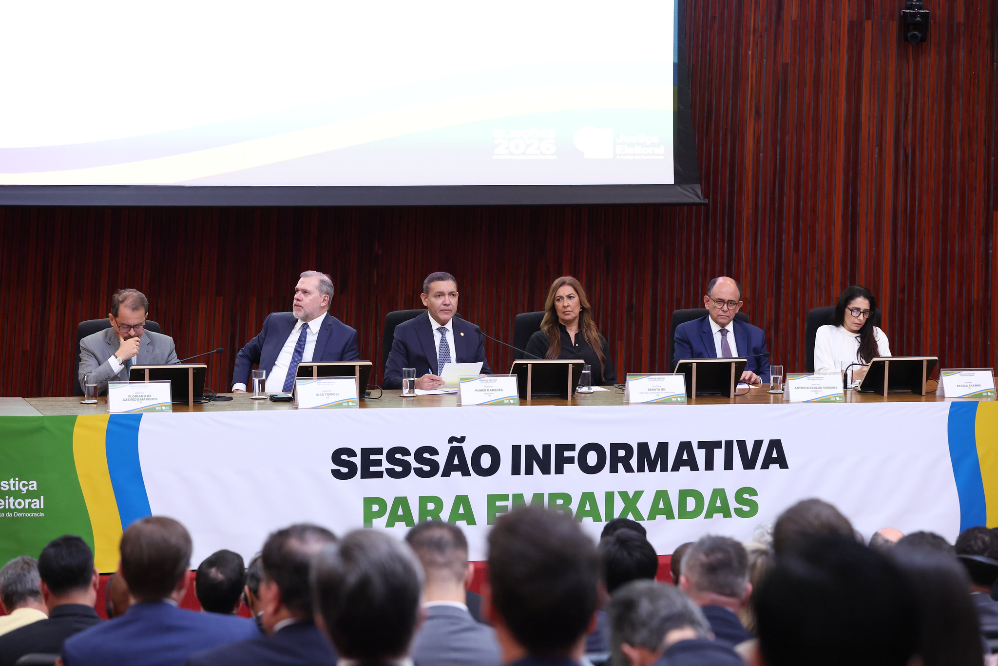 Nunes Marques defende urna eletrônica e alerta sobre uso da IA