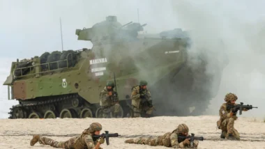 Marinha do Brasil faz exercício militar no Rio de Janeiro