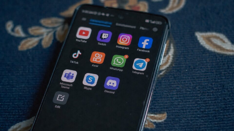 Após restrição ao Discord, ouvidoria recebe pedido para banir lives em dez plataformas