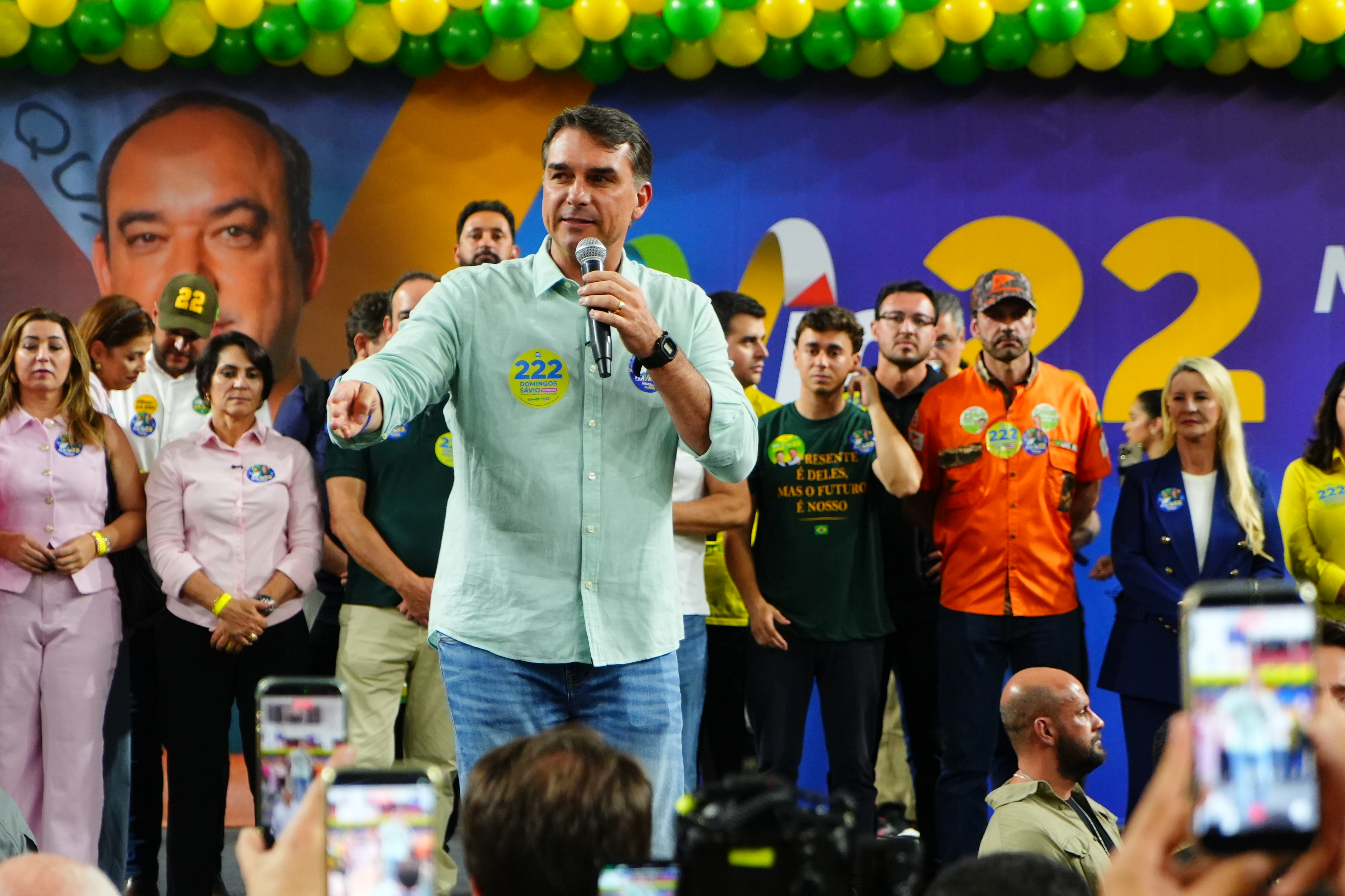 Flávio promete dobrar o número de presídios federais e adotar “padrão Bukele” contra criminosos