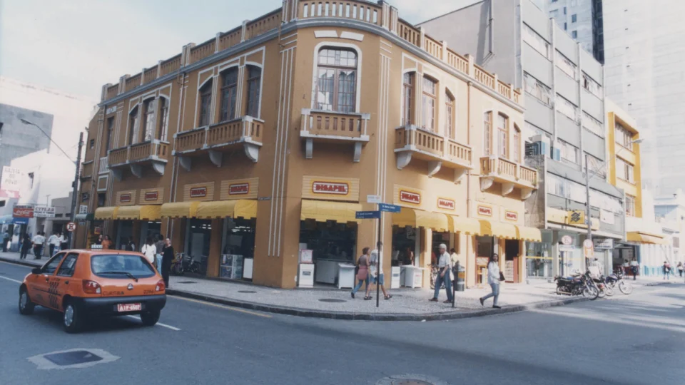 Fachada de antiga loja da Disapel no Centro de Curitiba