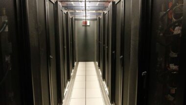 Supercomputadores importados da Índia serão integrados e distribuídos entre diferentes cidades do Paraná.