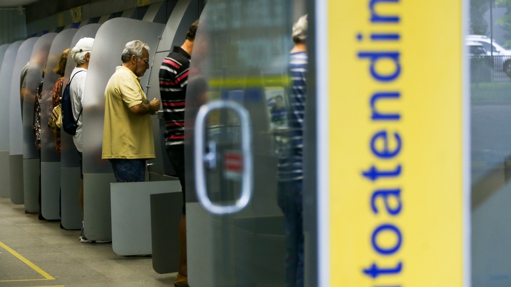 Bancários aprovam paralisação nacional por falta de acordo com bancos