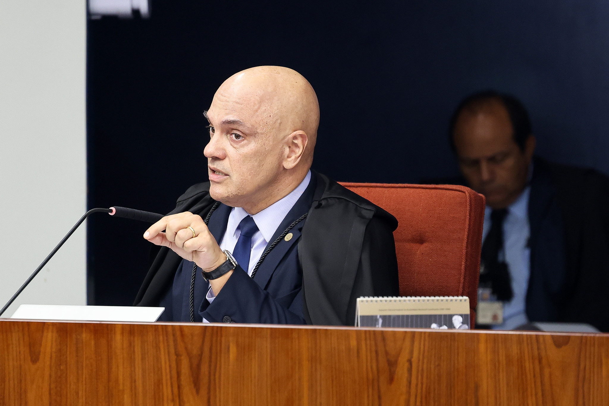 Alexandre de Moraes defende restrições ao exercício do jornalismo sem diploma.
