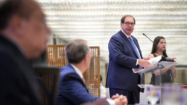 Luís Felipe Salomão assume mandato até 2028. Histórico inclui declarações contra exposição de juízes.