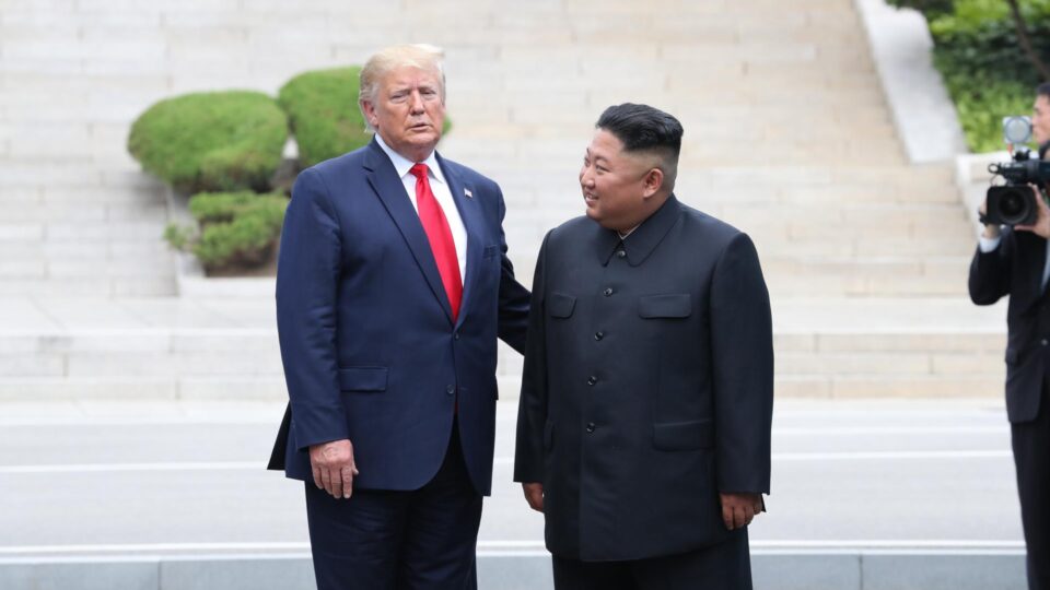 Chamada de inofensiva por Trump, Coreia do Norte amplia testes de armas e parcerias com outras ditaduras - QTU Questões do Universo