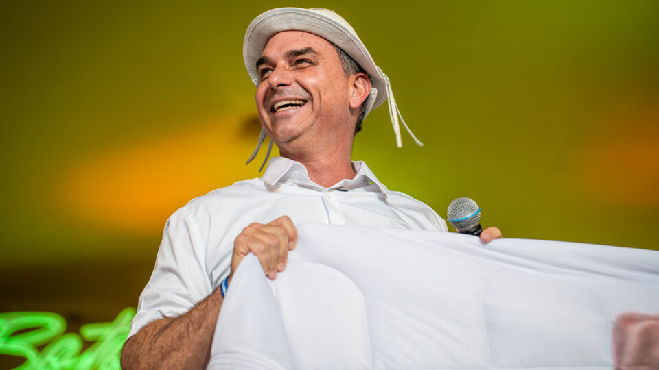 Flávio mira redutos de Bolsonaro para ampliar votação no Nordeste