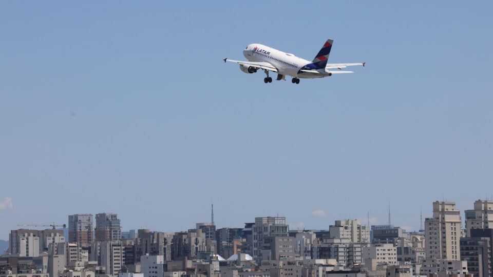 Falha de segurança faz dados de clientes da Latam Pass vazarem