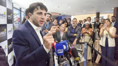 Renan Santos em evento da UNECS, em Brasília, 18ago2026