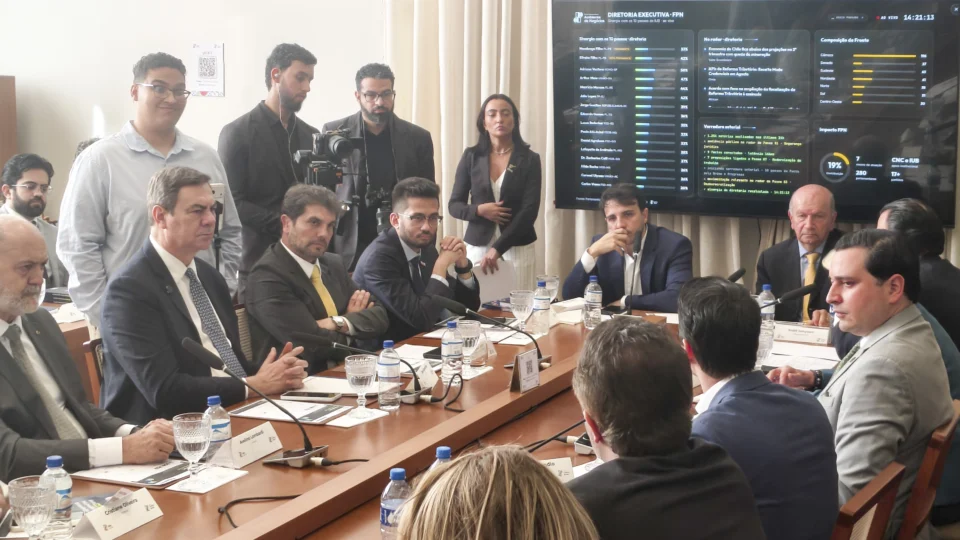 Renan Santos em encontro com empresários no Instituto Unidos Brasil (IUB)
