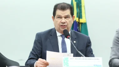 Mauro Benevides Filho é do União Brasil, partido que selou aliança com PSDB e PL contra Elmano de Freitas.