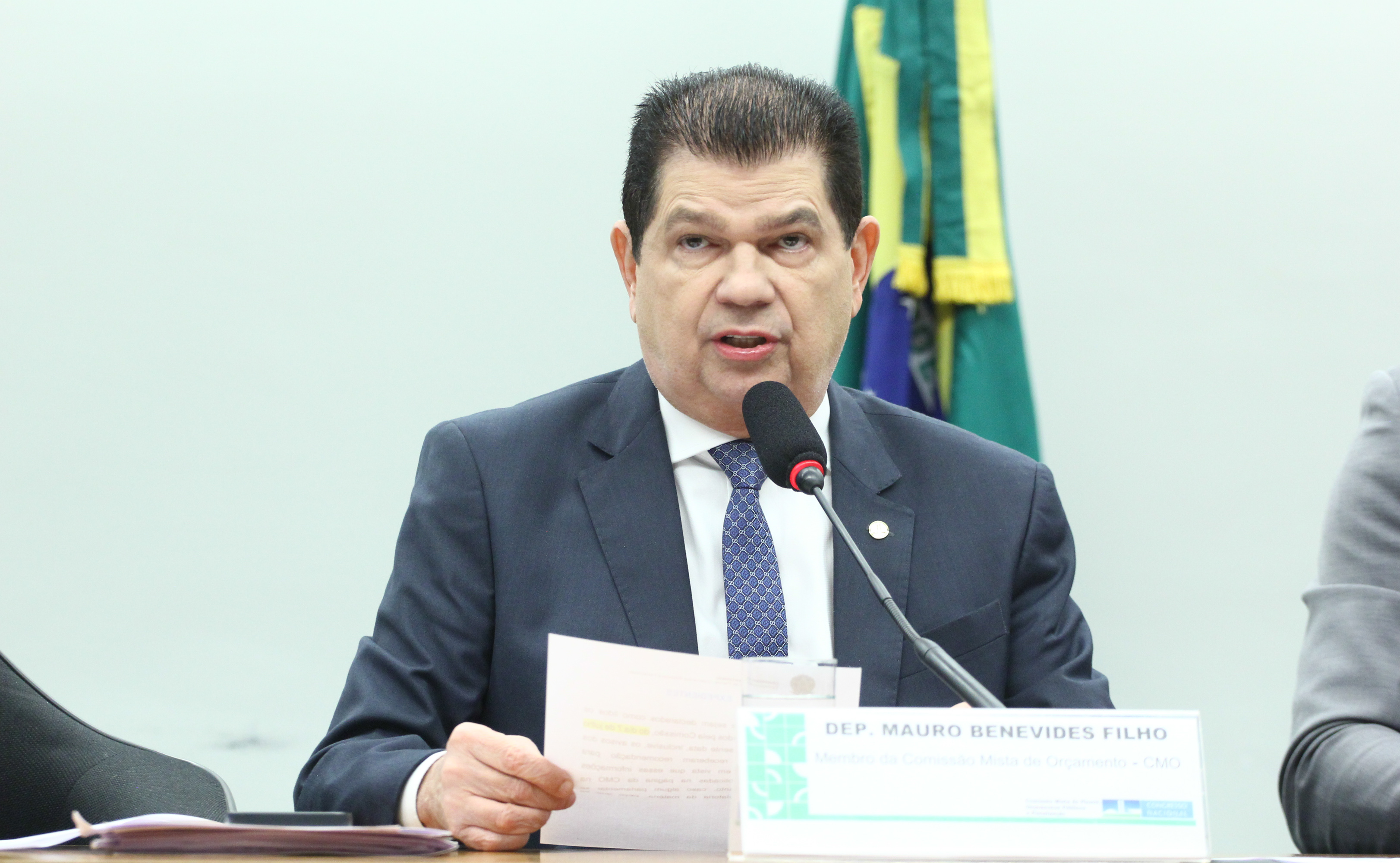 Lula remove aliado de Ciro Gomes da vice-liderança na Câmara