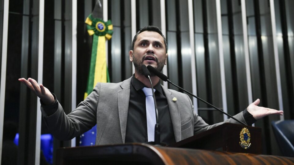 Prefeita do PT em MG apoia Cleitinho para governo do estado em vez de candidato do partido