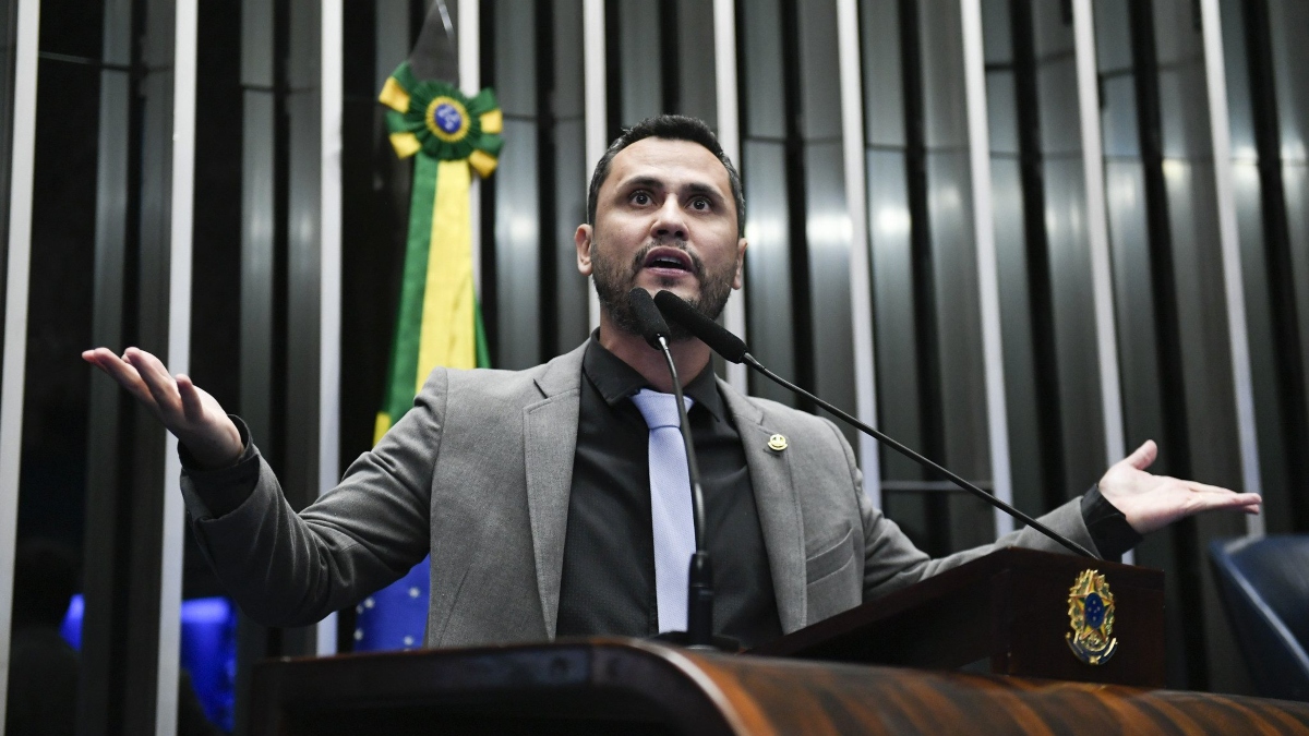 Prefeita do PT em MG apoia Cleitinho para governo do estado em vez de candidato do partido
