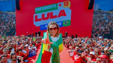Janja amplia sua participação na disputa eleitoral e prepara compromissos próprios durante a campanha de Lula.