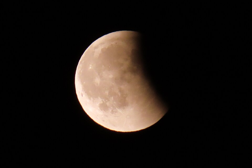 Eclipse lunar poderá ser visto de todo o Brasil: saiba como acompanhar e horário