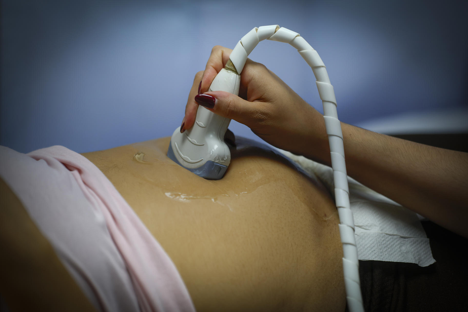 Estudo descobre forma de prever riscos em gestantes com doenças autoimunes via teste pré-natal