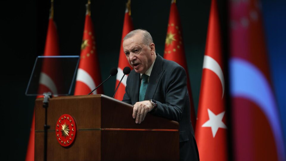 Turquia aciona Interpol para emitir ordem de prisão contra premiê de Israel
