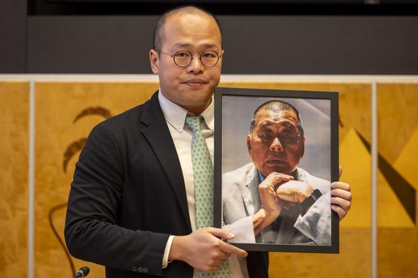 Jimmy Lai, o bilionário preso na China por fundar jornal pró-democracia vira símbolo de liberdade