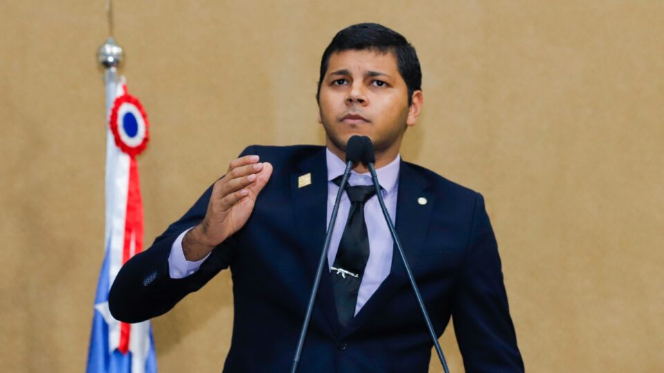 Justiça proíbe deputado estadual de entrar em prédios públicos da Bahia sem agendamento