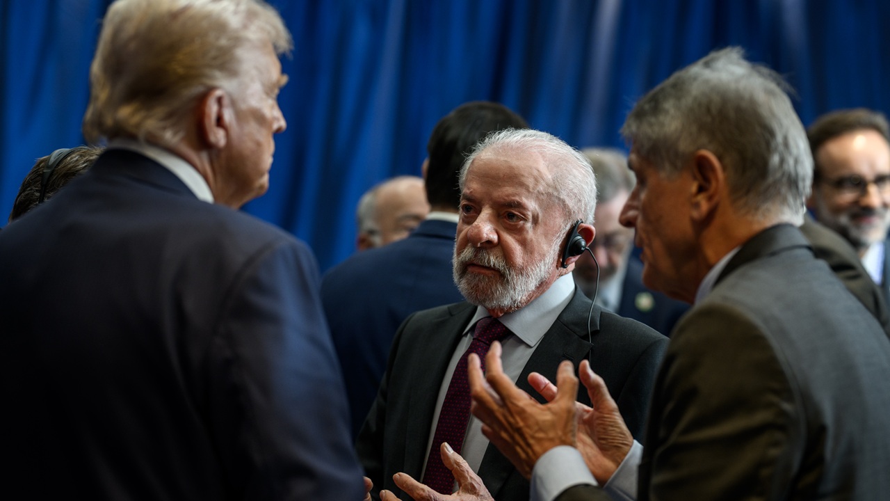 Lula aciona Lei da Reciprocidade para responder tarifas de Trump contra o Brasil