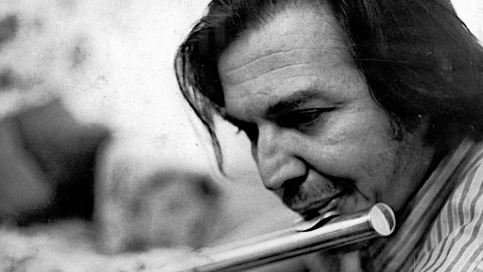 TOM JOBIM