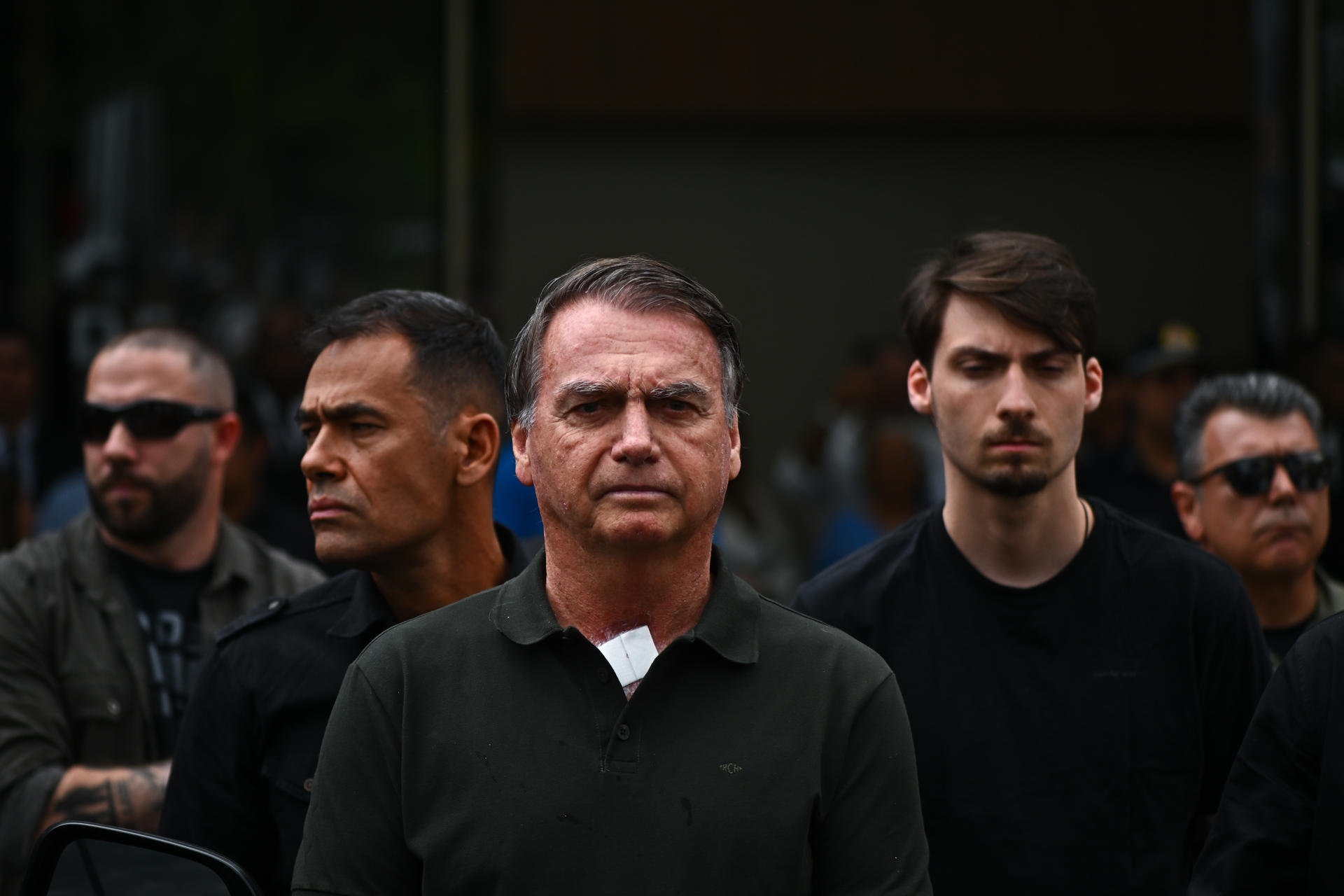 Bolsonaro pede a Moraes autorização para aulas à filha em casa