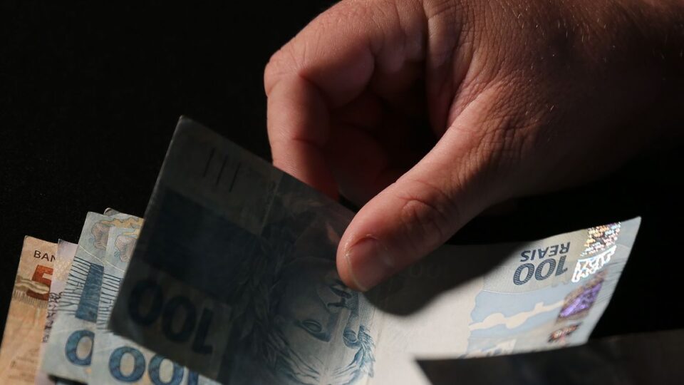 Governo cobra Banrisul e Agibank após queixas de Procons