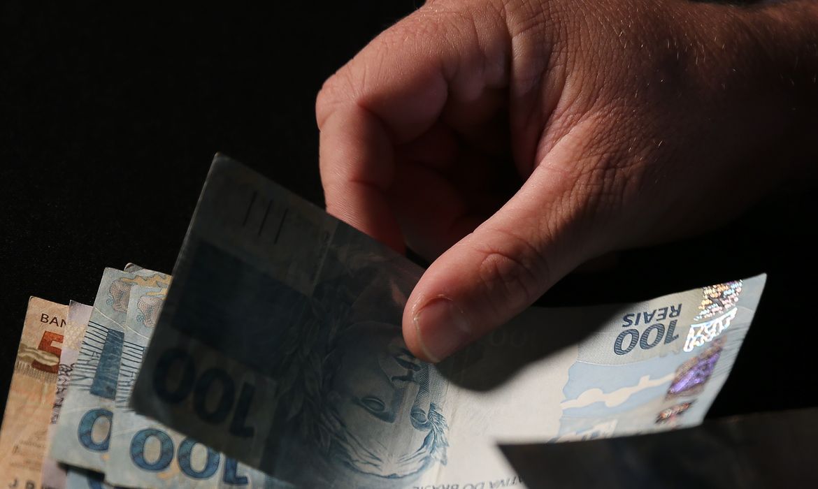 Governo cobra Banrisul e Agibank após queixas de Procons