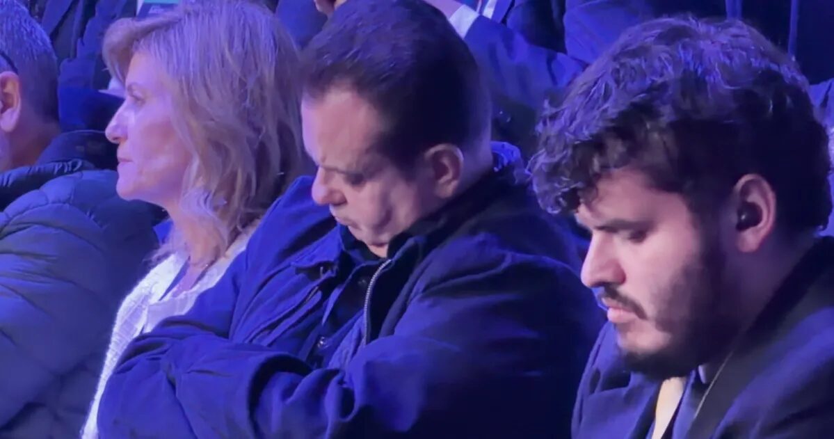 Caiado brinca com cochilo de Kassab durante debate em São Paulo.