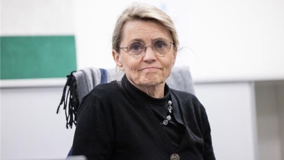 Deputada é impedida de entrar no Reino Unido após condenação por opinião religiosa