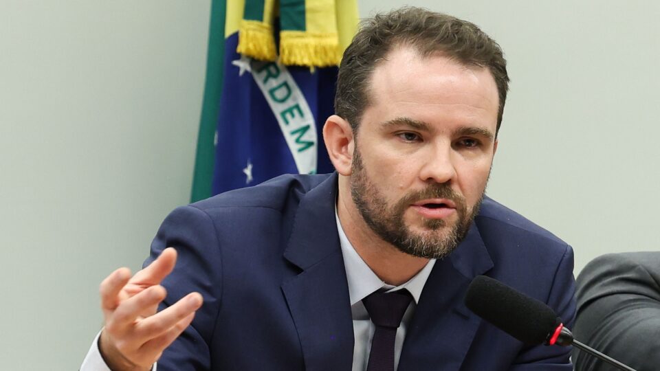 Durigan não passa de mais um burocrata descolado da realidade brasileira